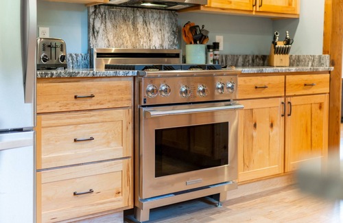 Wilmington Casa | ADK Whiteface Chalet with Hot Tub, Dog Friendly!