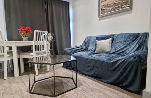 Basildon Casa | Admirable 5 Bedroom House with Parking
