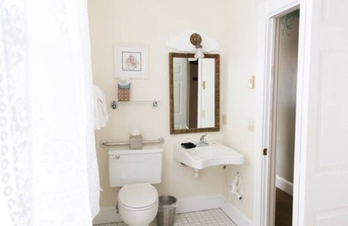 Yachting Village Hotel | Admiral Fitzroy Inn