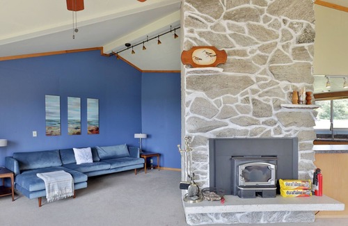 Coupeville Casa | Admiral's Nest - dog-friendly home in Central Whidbey