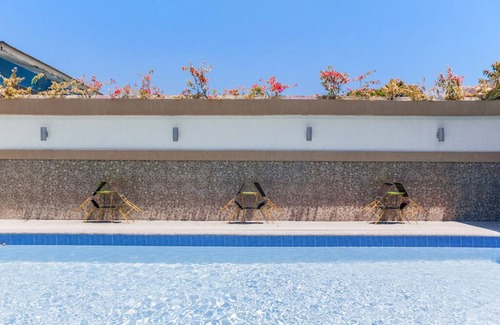 Pansol Villa | ADMIRIA 1 Resort se puede utilizar para fiestas / fiestas íntimas / pequeñas / familiares.