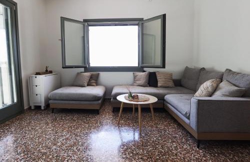 Volos Apartamento | Admonis - Home in the olive grove