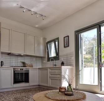 Volos Apartamento | Admonis - Home in the olive grove