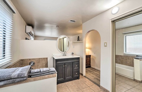 Alamedan Valley Casa | Adobe Albuquerque Home ~ 5 Mi to Old Town!