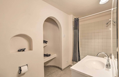 Alamedan Valley Casa | Adobe Albuquerque Home ~ 5 Mi to Old Town!
