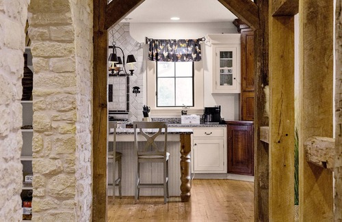 Fredericksburg Otro | Adobe Creek Ranch - Sleeps up to 14, Hot Tub & Fire Pit