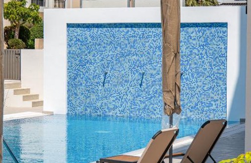 Universal Apartamento | Adolina Apartments by Ezoria Villas