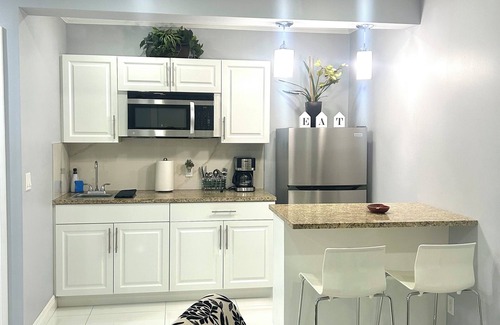 West Palm Beach Apartamento | Adorable 1 bedroom studio in perfect location