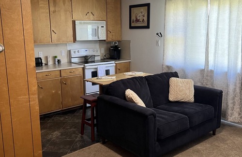 Twin Falls Apartamento | Adorable 1 bedroom, 2 blocks from historic downtown.