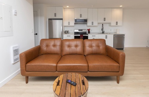 Courtenay Casa | Adorable 1 Bedroom Modern Suite