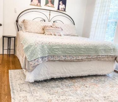 Columbia Apartamento | Adorable 1BR Apt. w KING bed 1 m. to square