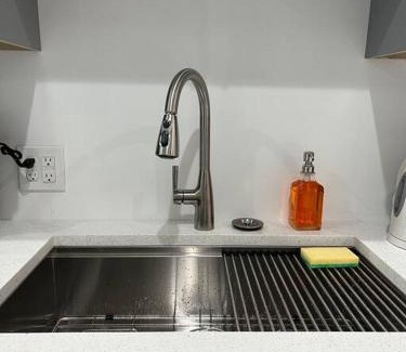 North Lawndale Apartamento | Adorable 2 bedroom with free street parking