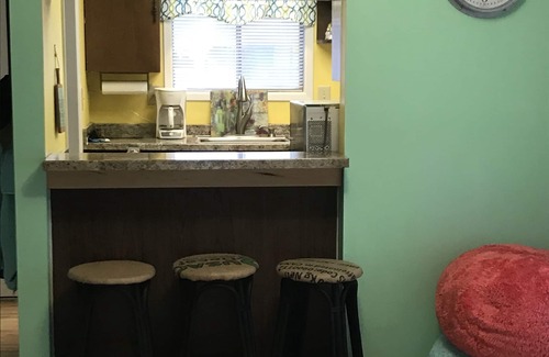 Diamondhead Condominio | CONDO ADORABLE 2BR / 2BA EN CONFIGURACIÓN SEGURA Y TRANQUILA
