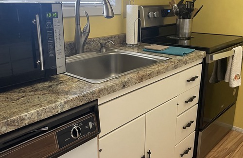 Diamondhead Condominio | CONDO ADORABLE 2BR / 2BA EN CONFIGURACIÓN SEGURA Y TRANQUILA
