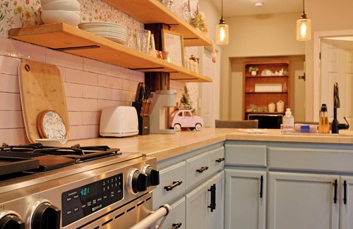 Ellensburg Casa | Adorable 3- Bedroom Country-Side retreat w/Hot Tub