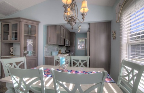 Myrtle Beach Cabaña | Adorable 3BR 2BA Cottage - Shore Drive Area of Myrtle Beach!