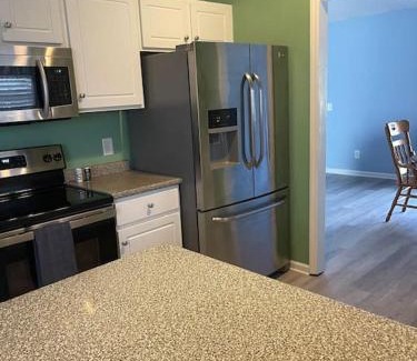 Greenville Casa | Adorable 3br/2ba W/Garage 2min walk ECU Health