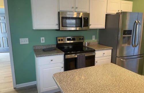 Greenville Casa | Adorable 3br/2ba W/Garage 2min walk ECU Health