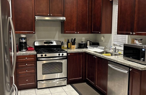 Ajax Casa | Adorable Ajax House for Rent