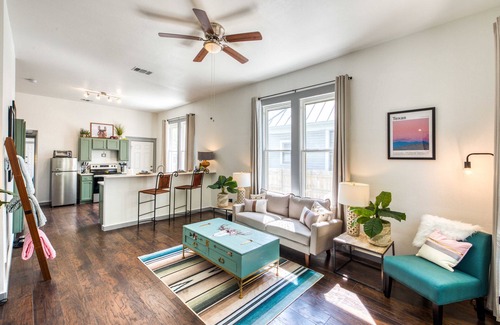 Southtown Apartamento | Adorable Apt Near Downtown | Ideal for Longer Stays