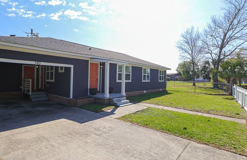 Biloxi Casa | Adorable beach cottage within walking distance to the beach and more!