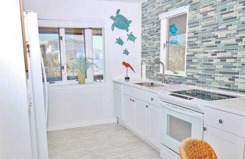 Bethune Beach Casa | Adorable casa junto a la playa con impresionantes vistas al mar desde la terraza