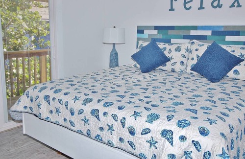 Bethune Beach Casa | Adorable casa junto a la playa con impresionantes vistas al mar desde la terraza