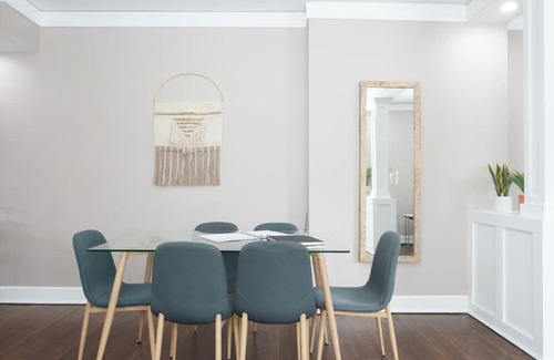Meridian-Kessler Casa | Adorable Broad Ripple Duplex