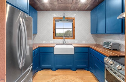 Boerne Cabina | Adorable Cabin in Boerne! sleeps 2, short trip to Luckenbach & Fredericksburg
