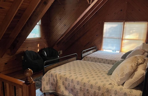 Somerset Cabina | Adorable cabin located minutes from Lake Cumberland and downtown Somerset!