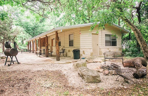 Concan Cabina | Adorable, Cabin just STEPS away From the Crystal Clear Frio River