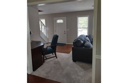 Seven Oaks Casa | Adorable Cape Cod in Harbison