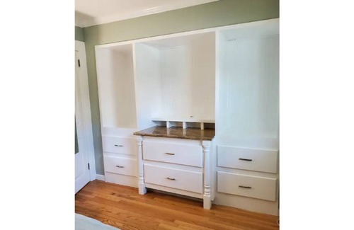 West Belmar Casa | Adorable Cape Cod Cottage in West Belmar in quiet neighborhood