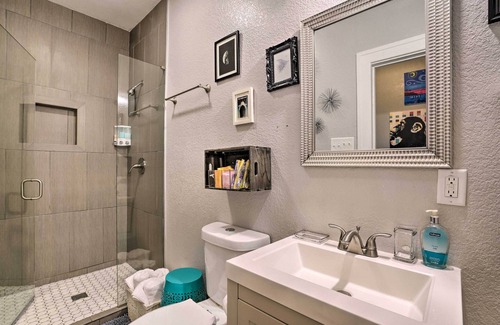 Seguin Casa | ¡NUEVO! Acogedora casa Seguin con pórtico junto al río Guadalupe