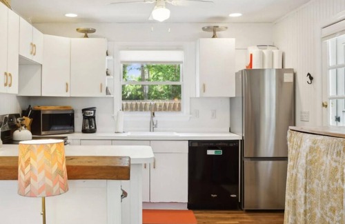 Southold Casa | Adorable Cottage Home - Charming 2-bedroom house in delightful Southold