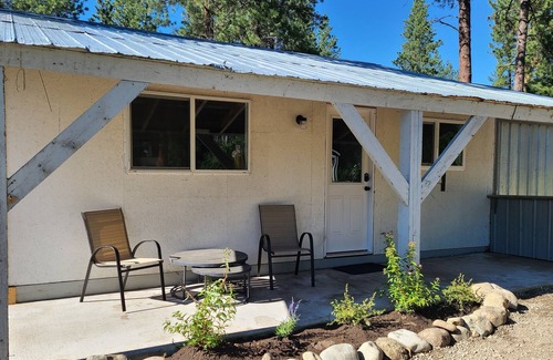 Okanagan-Similkameen Cabaña | Adorable Cottage in country setting