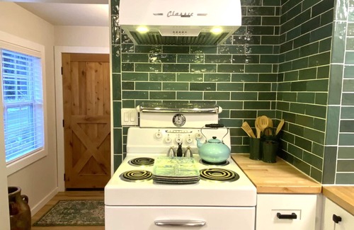 Downieville-Lawson-Dumont Casa | Adorable Cottage in National Forest -- hiking & climbing steps from your door!