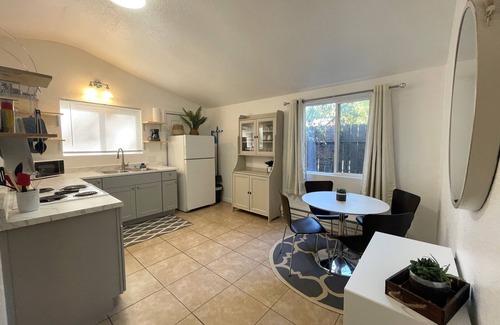 Middletown Cabaña | Adorable Cottage in downtown Middletown - Close to Harbin Hot Springs!