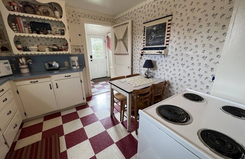 Gearhart Casa | Adorable cabaña con tema americana, en el corazón de Gearhart.