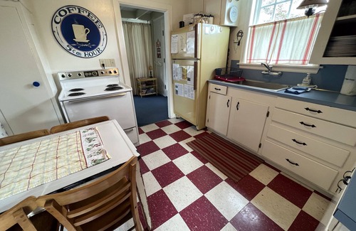 Gearhart Casa | Adorable cabaña con tema americana, en el corazón de Gearhart.