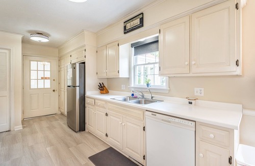 Orrville Casa | Adorable Country Cottage