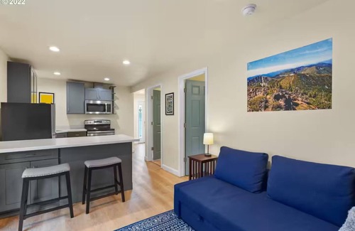 Vancouver Apartamento | Adorable, cozy 2 bedroom guesthouse, close to PDX, built to work away from home