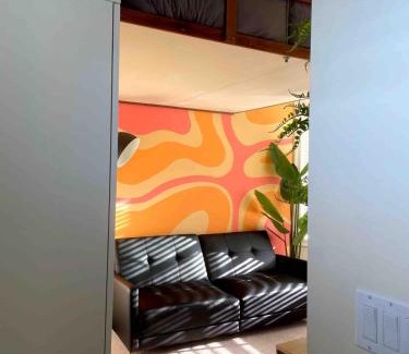 Broadway Casa | Adorable Cozy House with Parking and Loft!