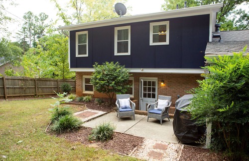 Cary Casa | Adorable downtown Cary basement apartment with fully fenced in yard
