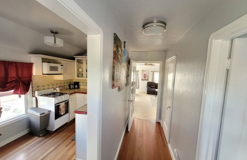Chico Apartamento | Adorable historic carriage house across from Bidwell Park