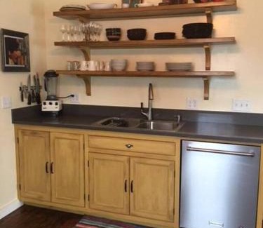 Creswell Casa | Adorable Home on the Park 10 Miles South of Eugene