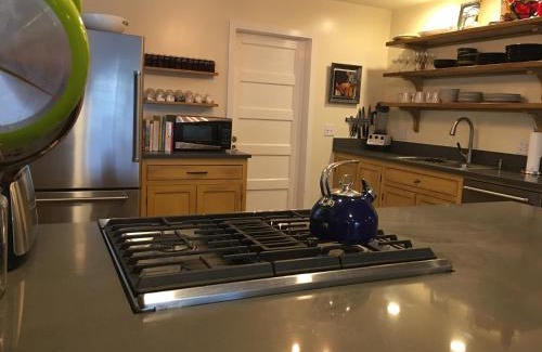 Creswell Casa | Adorable Home on the Park 10 Miles South of Eugene