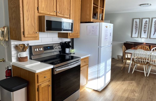 South Burlington Casa | Adorable home in coveted neighborhood with parking