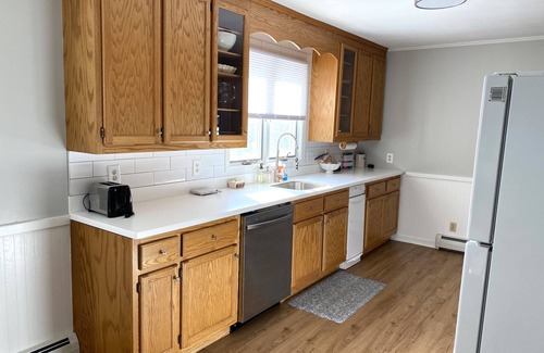 South Burlington Casa | Adorable home in coveted neighborhood with parking