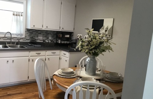 Hudson Cabaña | Adorable “Hudson Hideaway Cottage”